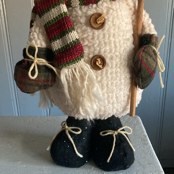 NWT- 19” Standing Snowman ⛄️ Holiday Greeter Decoration Holding Broom 🧹 Adj.Hat - Picture 8 of 17